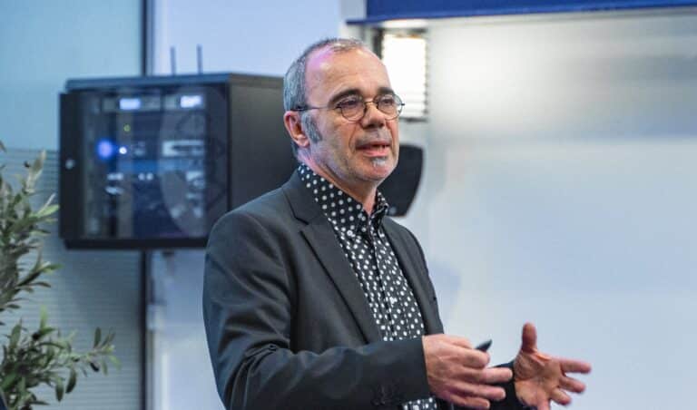 Olivier Renvoisé, Group Chief IT & OT Officer chez Akuo, intervenant lors d’une conférence Ionis-STM