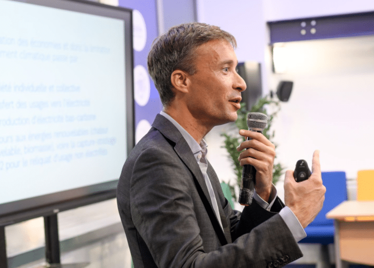Julien Marchal, expert en stratégie et développement durable, intervenant à Ionis-STM